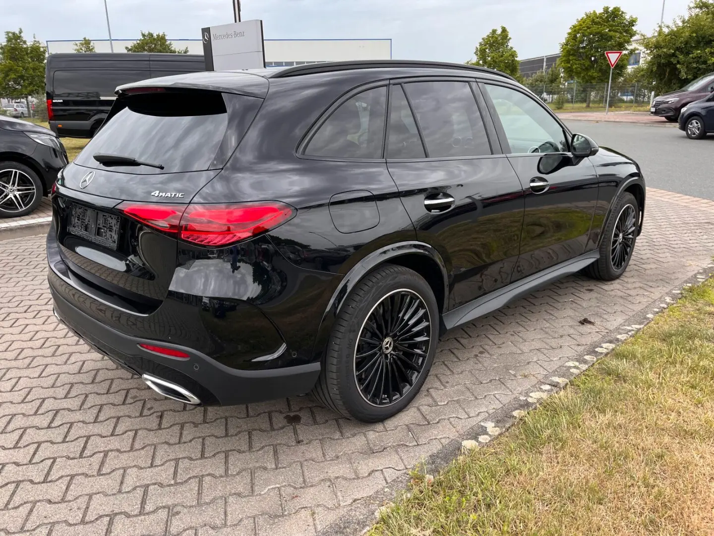 GLC 400e 4M AMG+Night+DigitalLight+Pano+AHK+Burm