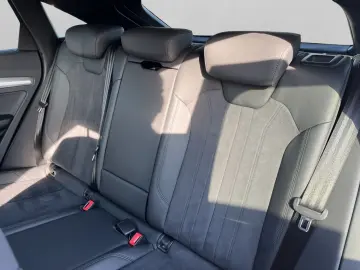 Q5 40 Sportback S Line 2.0 TDI quattro Matrix+Na