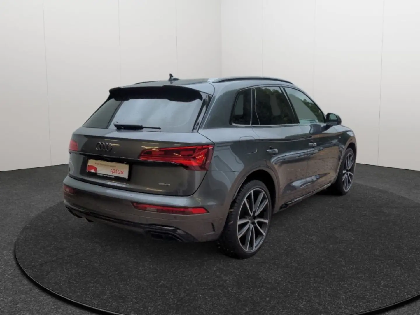 Q5 50TFSIe quattro S tronic S line Matrix AHK Na