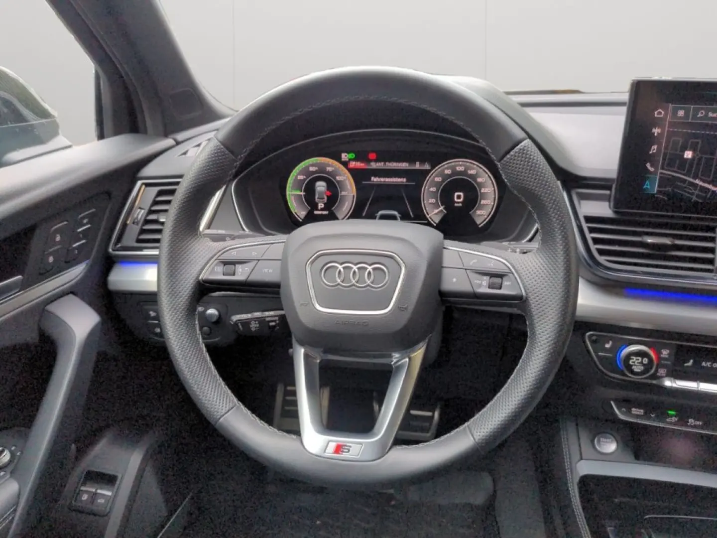 Q5 50TFSIe quattro S tronic S line Matrix AHK Na