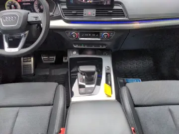 Q5 50TFSIe quattro S tronic S line Matrix AHK Na