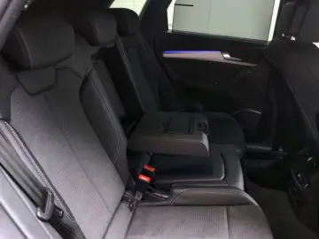 Q5 50TFSIe quattro S tronic S line Matrix AHK Na