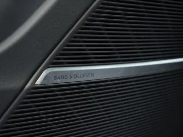 Q8 50 TDI q. S line *23 *ACC*LUFT*Pano*S-Sitze