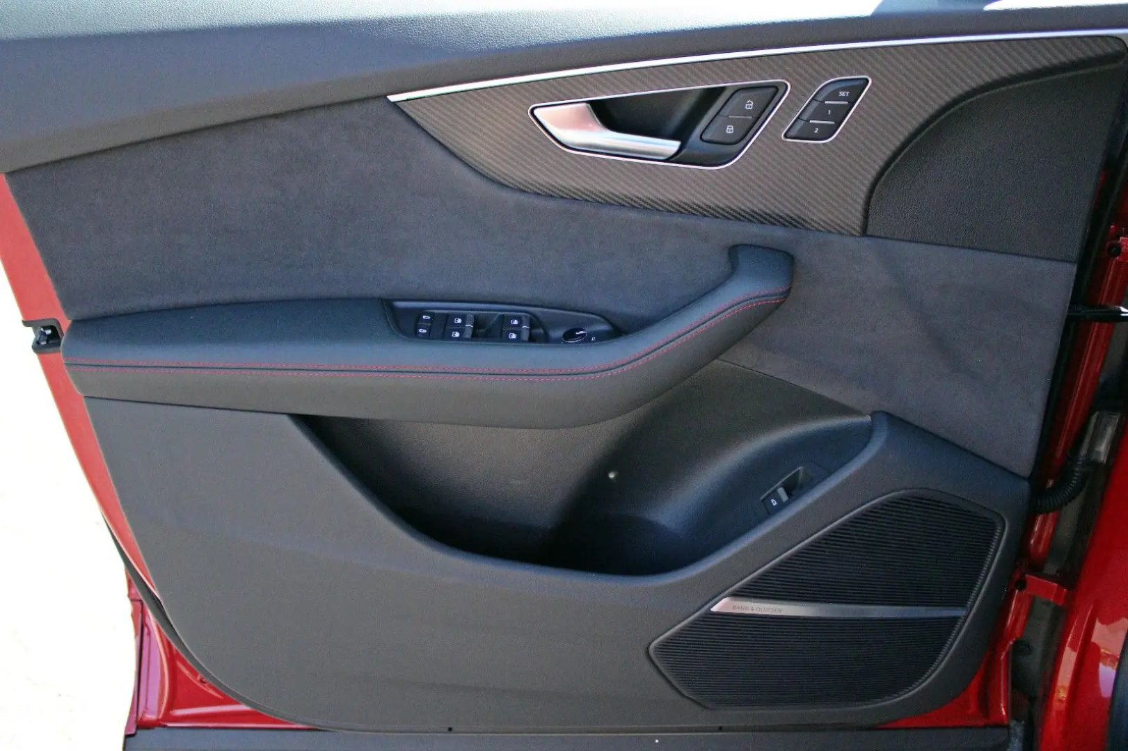 SQ8 TFSI qu BLACK PANO AHK B&O LASER OLED 360°
