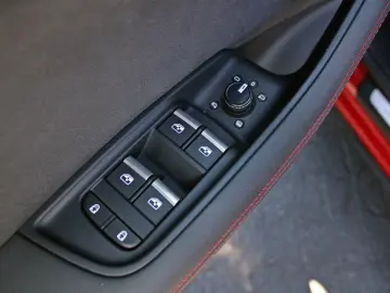 SQ8 TFSI qu BLACK PANO AHK B&O LASER OLED 360°