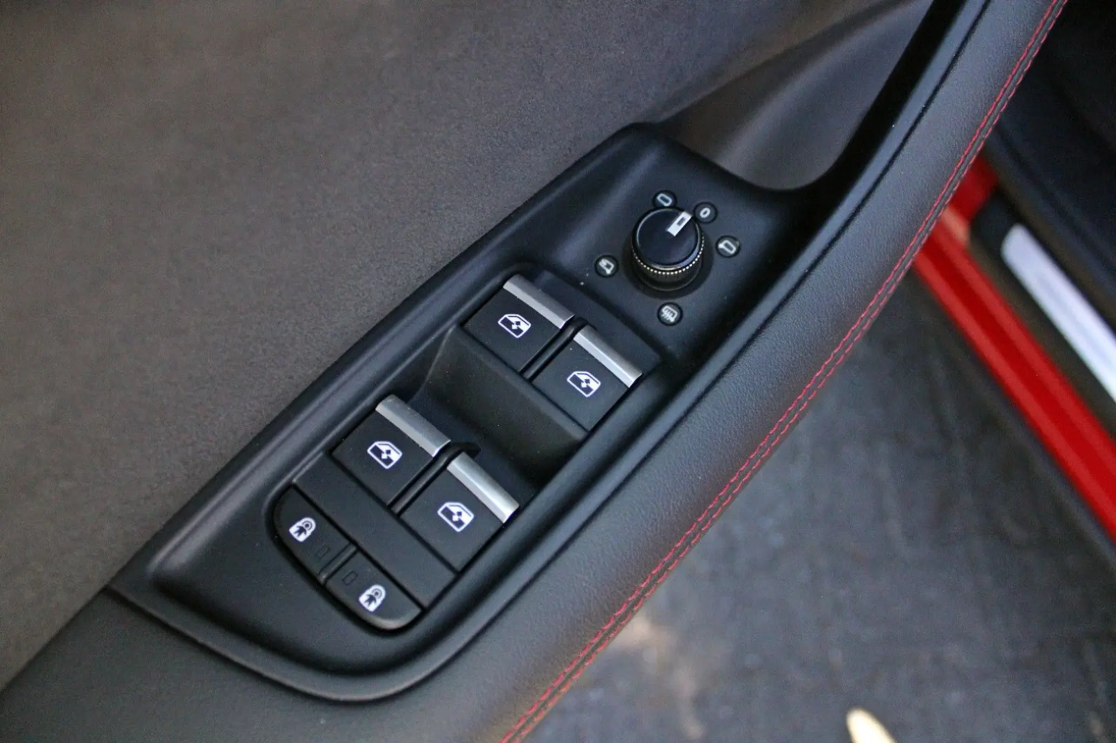 SQ8 TFSI qu BLACK PANO AHK B&O LASER OLED 360°