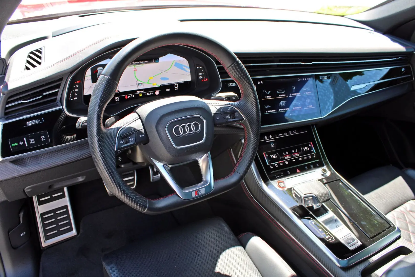 SQ8 TFSI qu BLACK PANO AHK B&O LASER OLED 360°