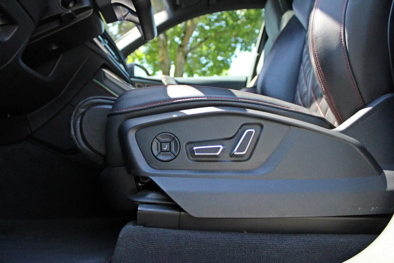 SQ8 TFSI qu BLACK PANO AHK B&O LASER OLED 360°