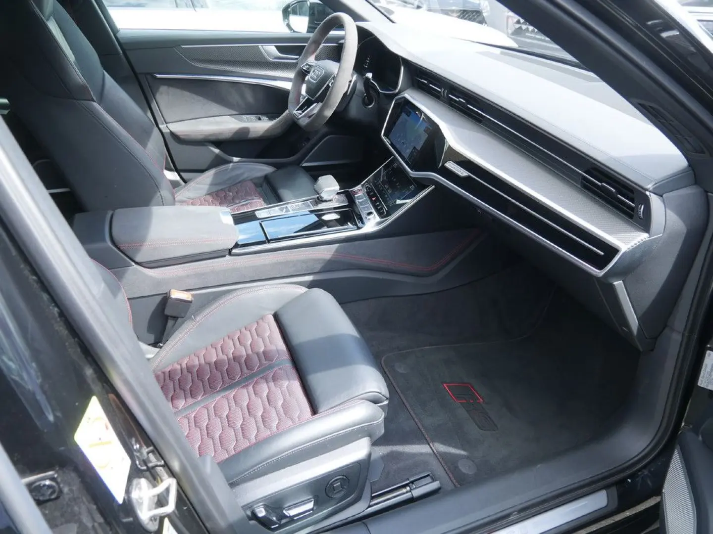 RS6 Avant quattro performance STANDHZ LASER 360°