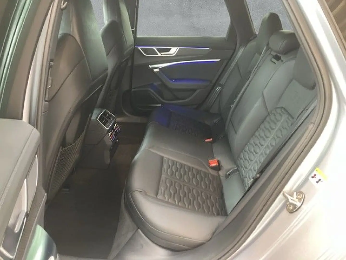 RS6 Avant 4.0 TFSI quattro Performance AHK+PANO