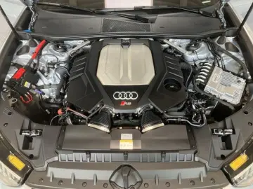 RS6 Avant 4.0 TFSI quattro Performance AHK+PANO
