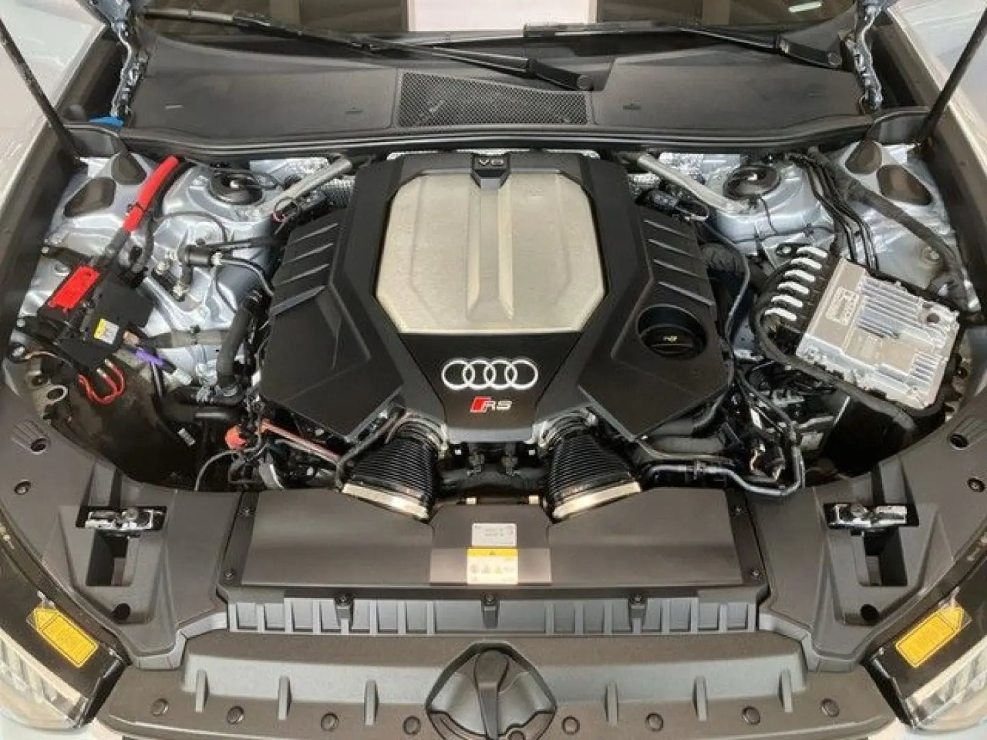 RS6 Avant 4.0 TFSI quattro Performance AHK+PANO