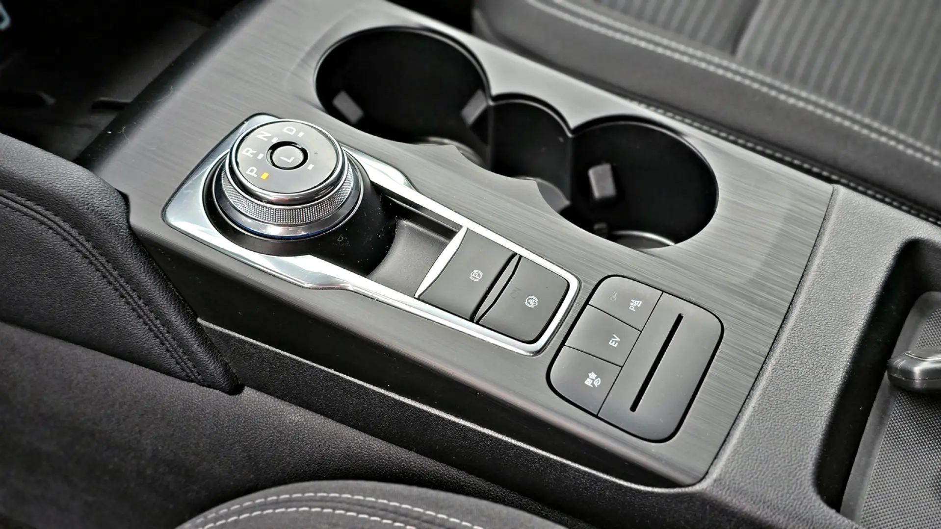 Ford Kuga 2.5 Duratec Plug-In Hybrid Titanium