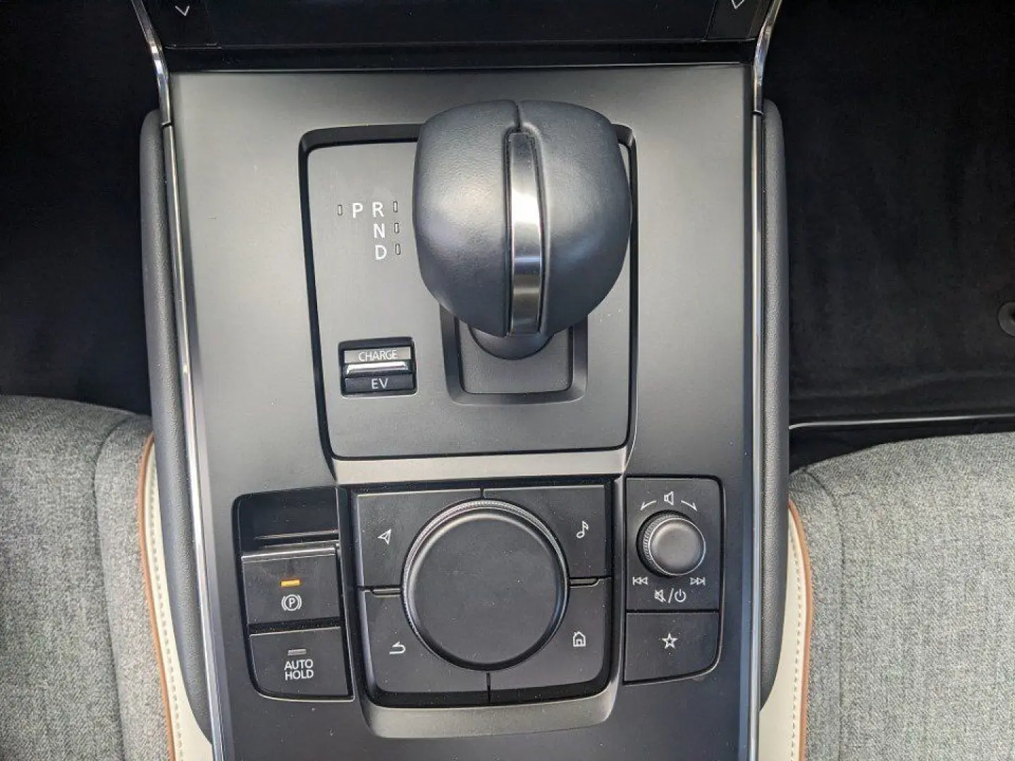 MX-30 R-EV Makoto Premium GSD Modern Confidence