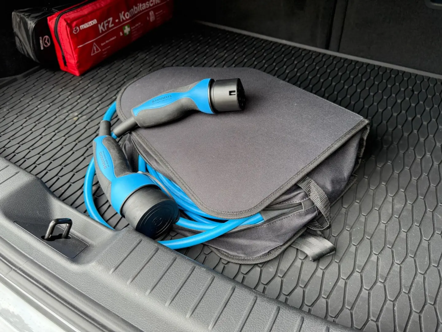 MX-30 Makoto R-EV/BOSE/SHZ/AUTOMATIK