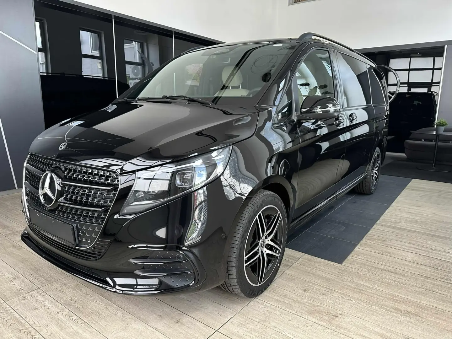 MERCEDES-BENZ CLASA V  300d Exclusive E (Automat) (7 locuri)