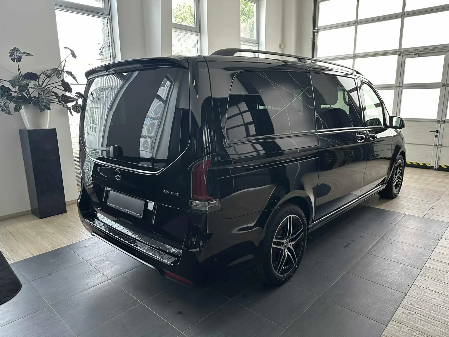 MERCEDES-BENZ CLASA V  300d Exclusive E (Automat) (7 locuri)