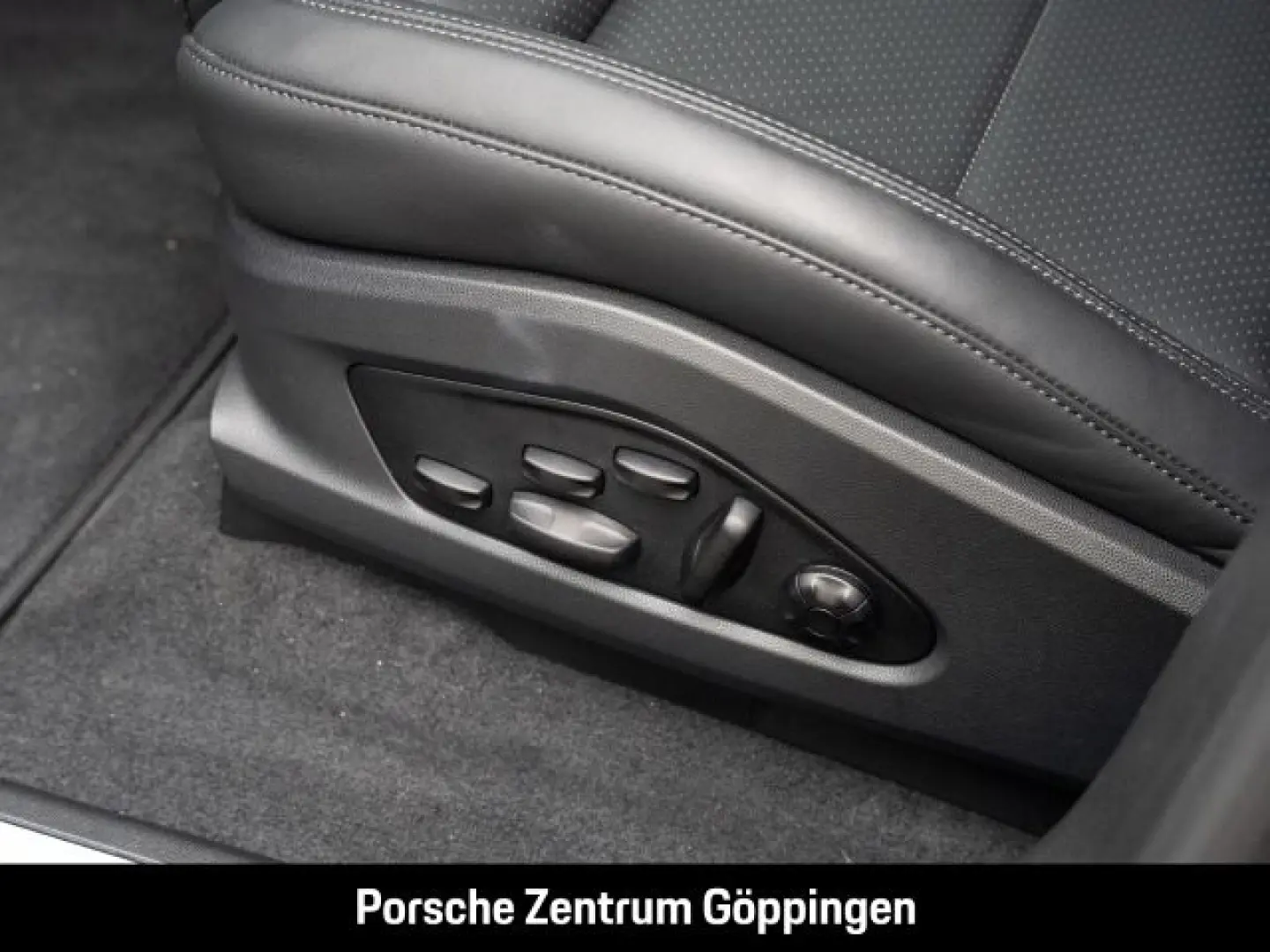 Macan 4 Luftfederung Panoramadach BOSE HA-Lenkun