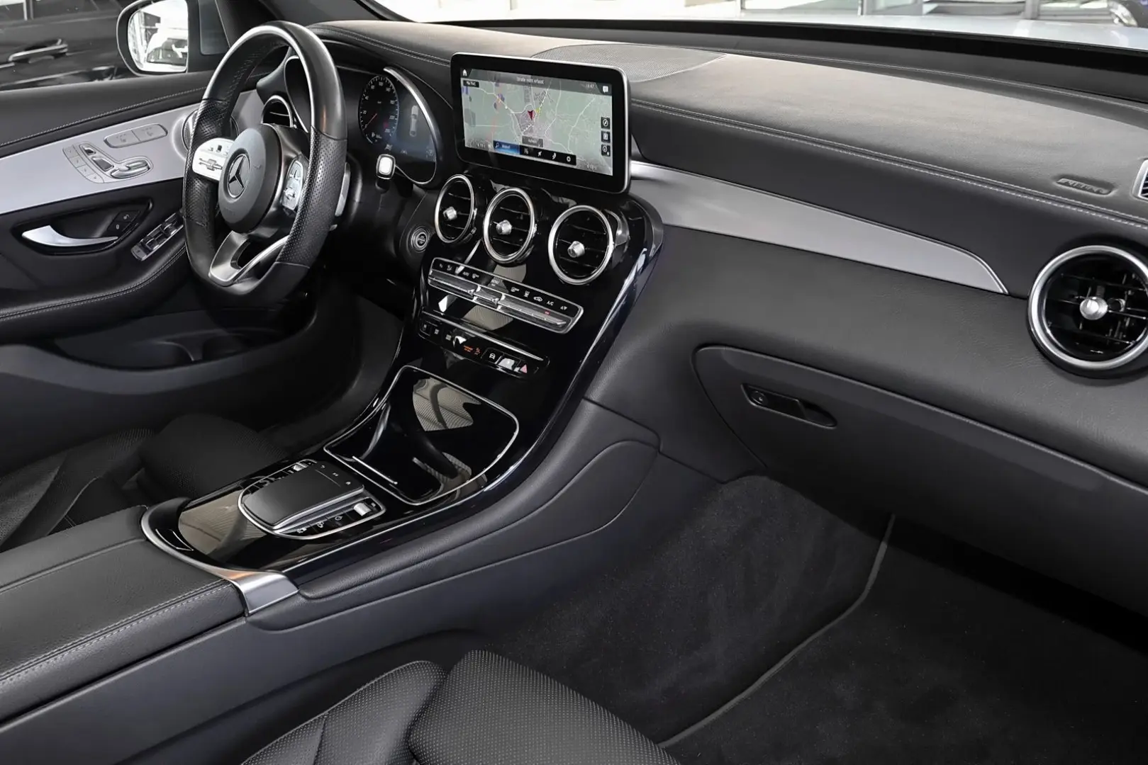 GLC 300 e 4M Coupé AMG TOTWINKEL+BURMESTER+360°