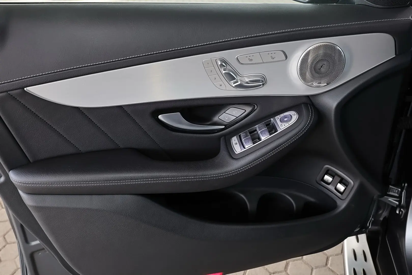 GLC 300 e 4M Coupé AMG TOTWINKEL+BURMESTER+360°
