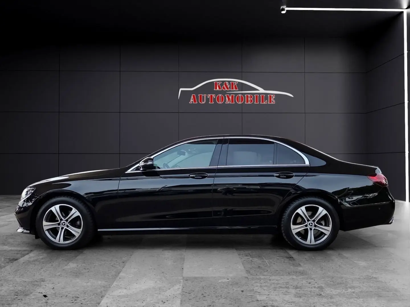 E 220 d AVANTGARDE/9G-TRONIC/NAVI/CAM/LED