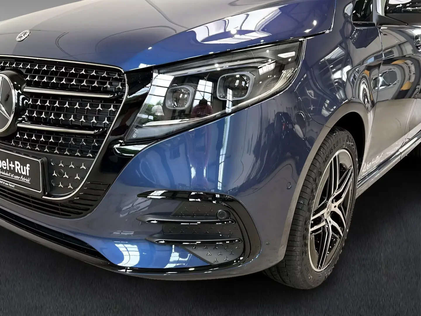 Mercedes-Benz V 300 d lang AVANTGARDE+AMG