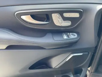 Mercedes-Benz V 300 d 4M lang AMG/360°/Pano