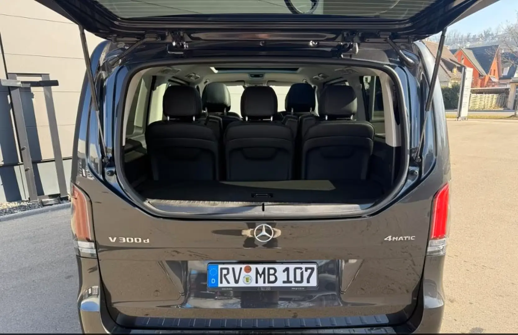 Mercedes-Benz V 300 d AVANTGARDE ALLRAD AHK