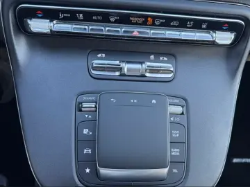 Mercedes-Benz V 300 d AVANTGARDE ALLRAD AHK