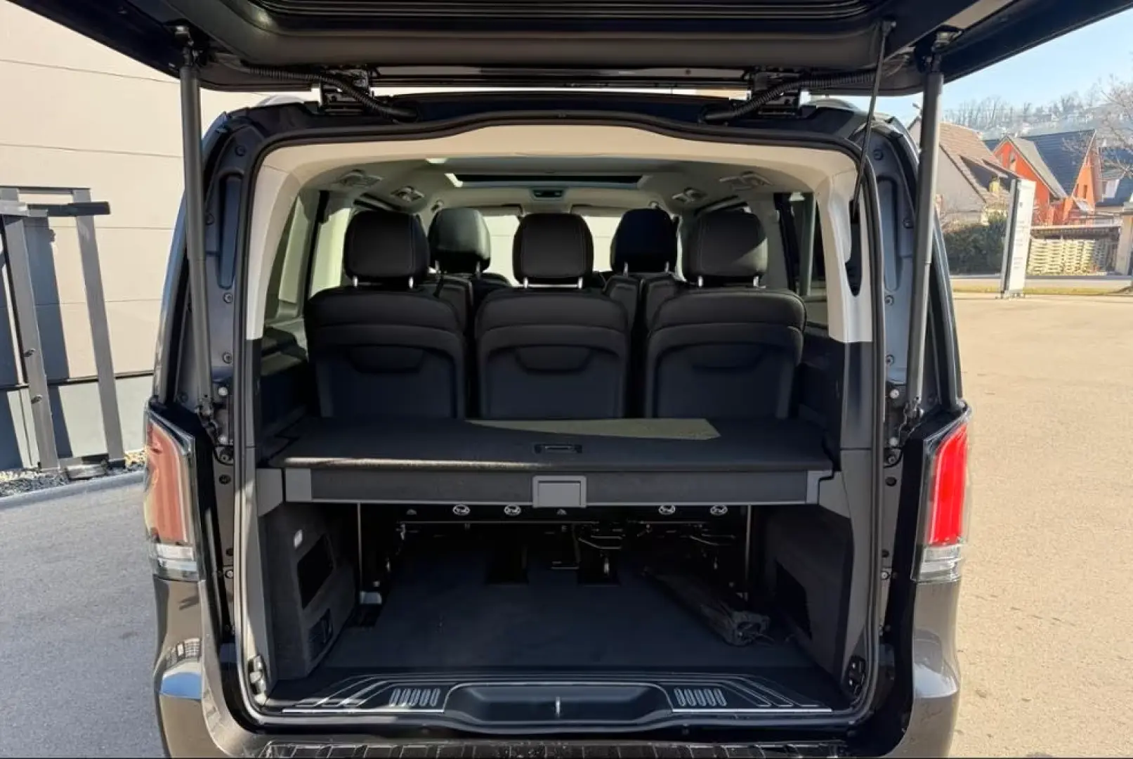 Mercedes-Benz V 300 d AVANTGARDE ALLRAD AHK