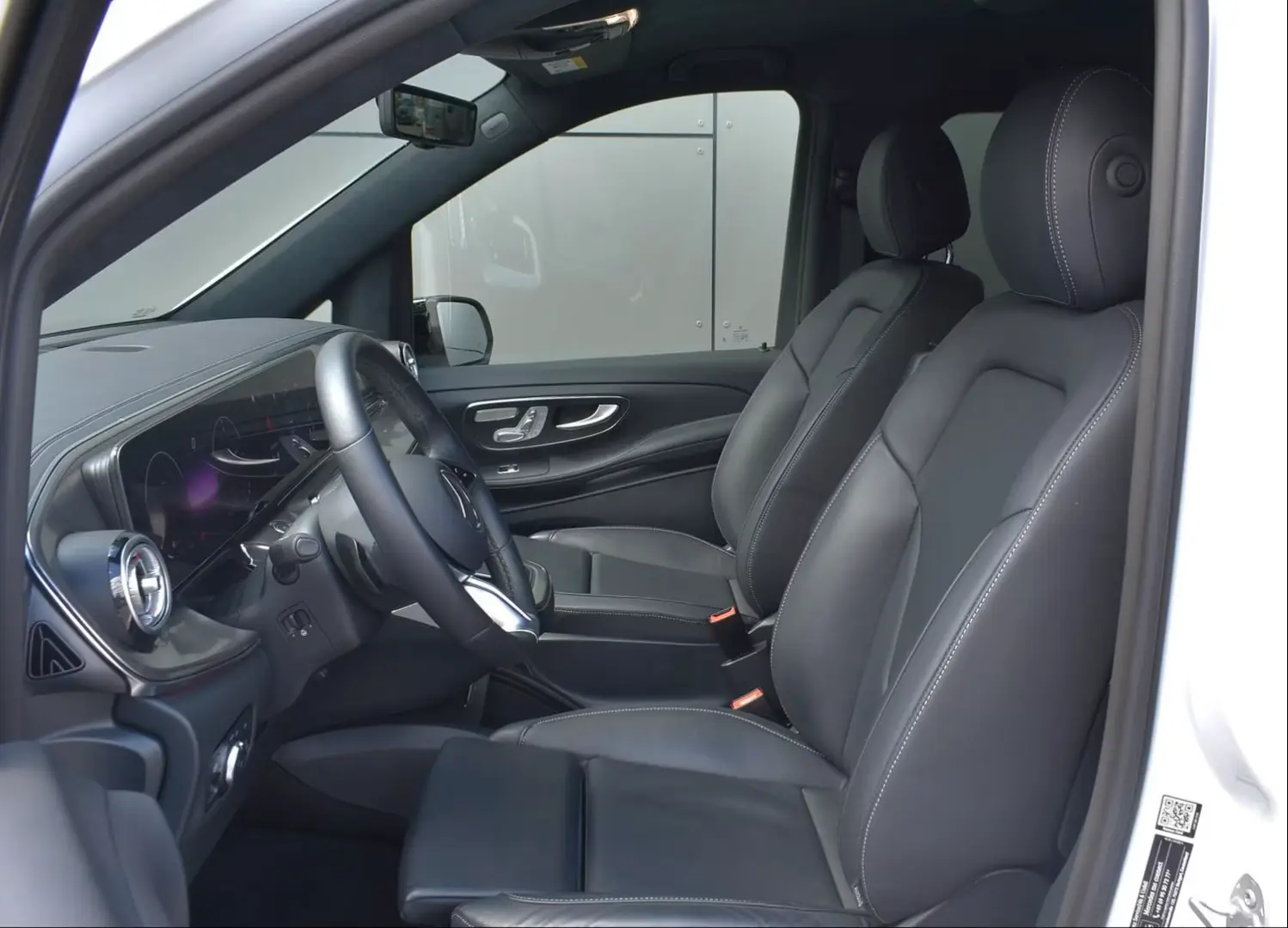 Mercedes-Benz V 300 d AMG EXCLUSIVE 4M LANG ACC