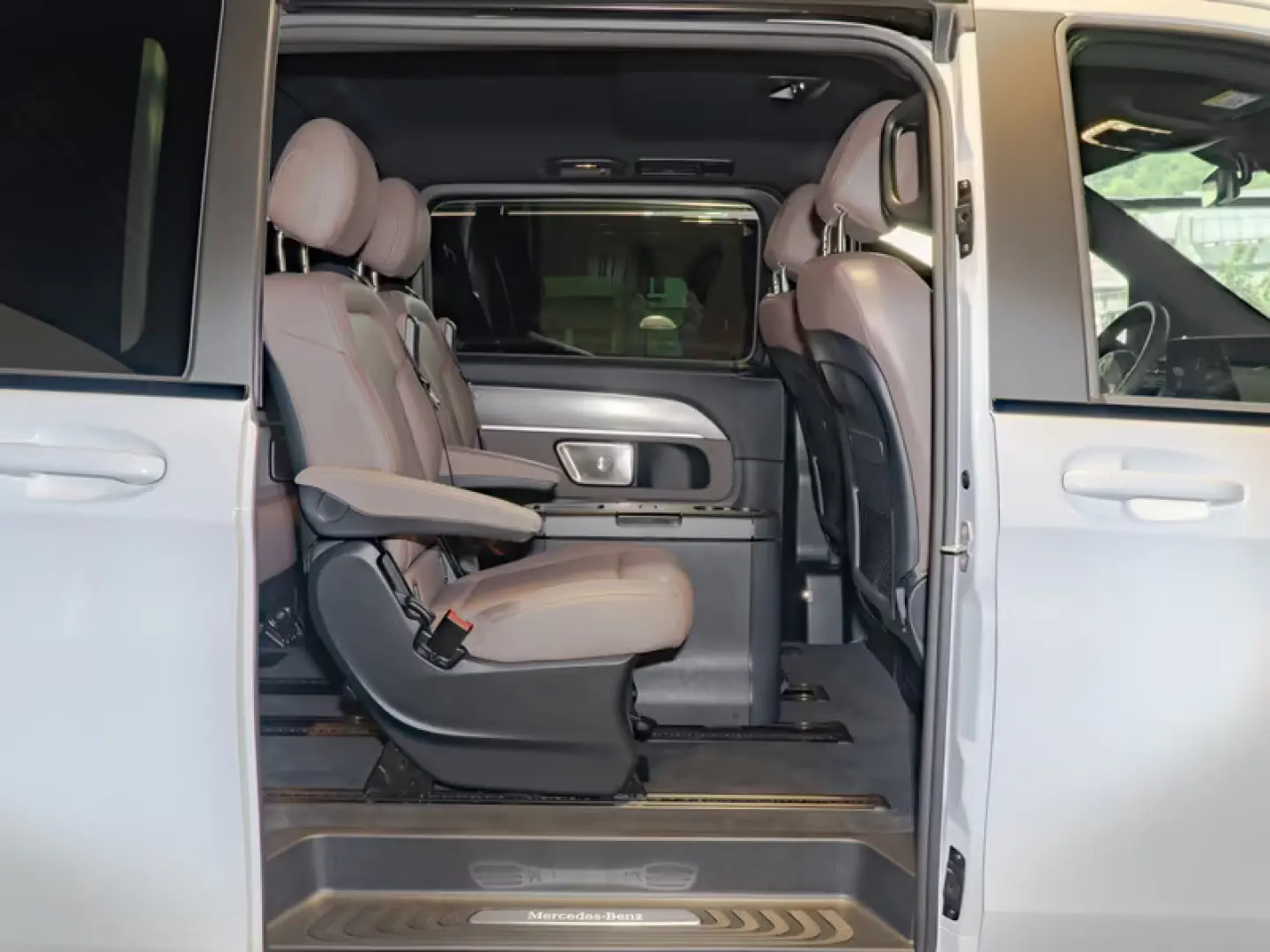 Mercedes-Benz V 300 EXCLUSIVE L+NIGHT+AMG