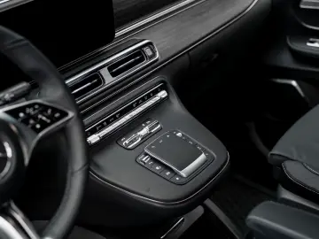 Mercedes-Benz V 300 d 4MATIC AMG Burmester Pano