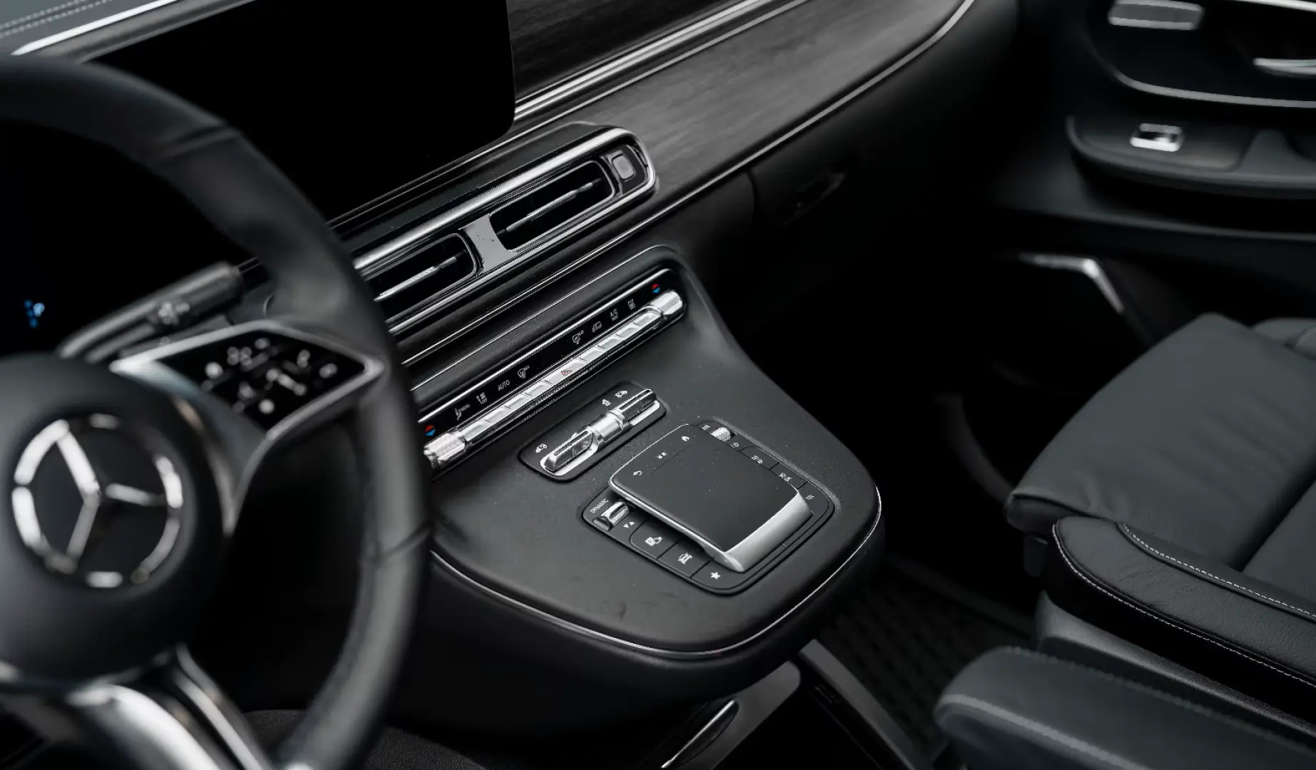 Mercedes-Benz V 300 d 4MATIC AMG Burmester Pano