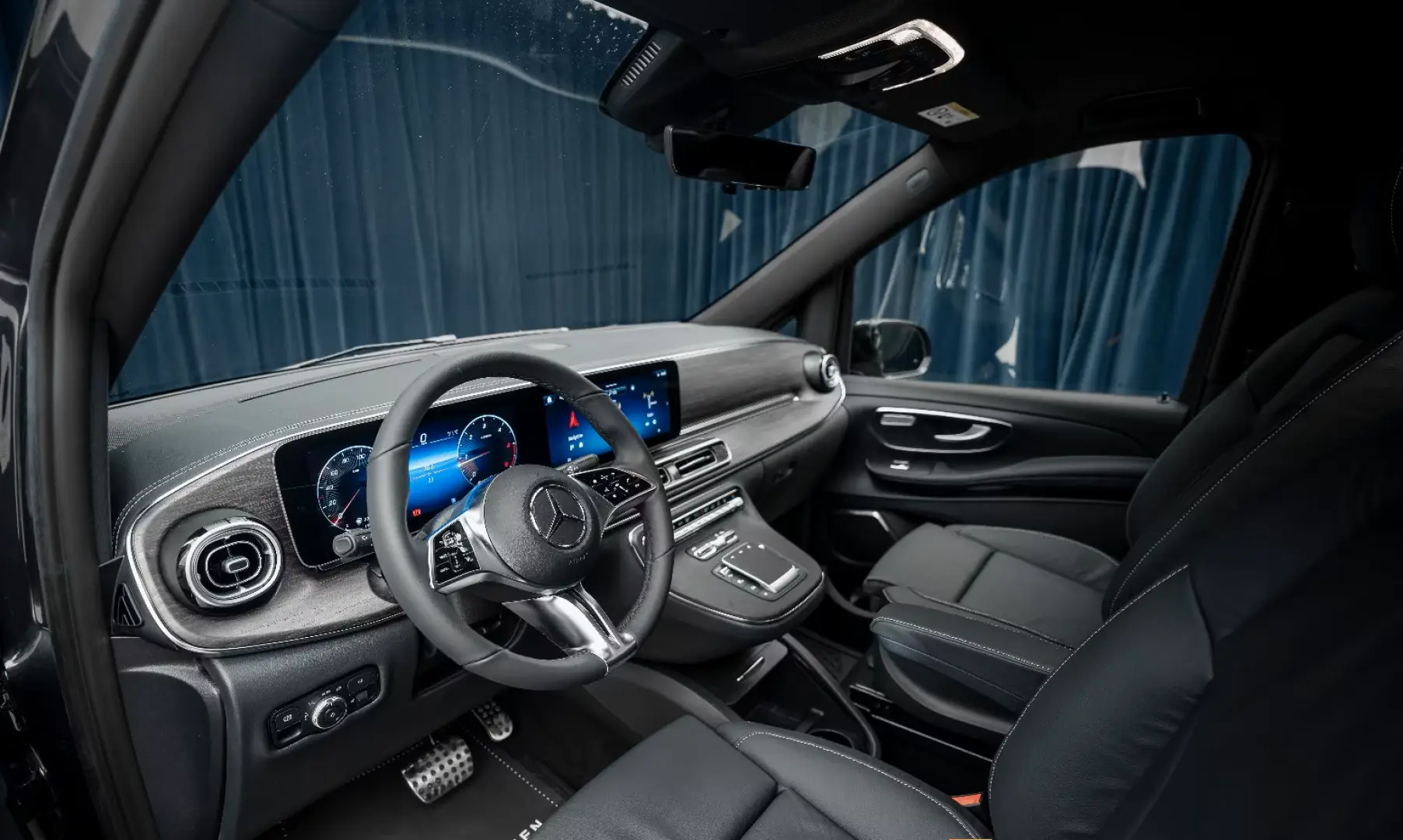 Mercedes-Benz V 300 d 4MATIC AMG Burmester Pano