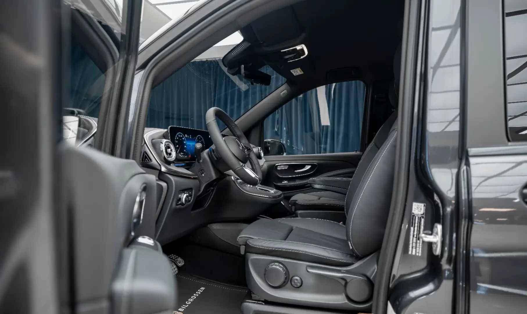 Mercedes-Benz V 300 d 4MATIC AMG Burmester Pano