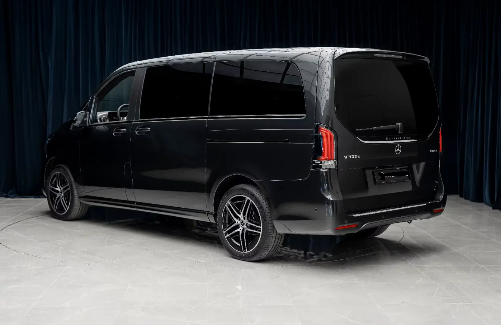 Mercedes-Benz V 300 d 4MATIC AMG Burmester Pano