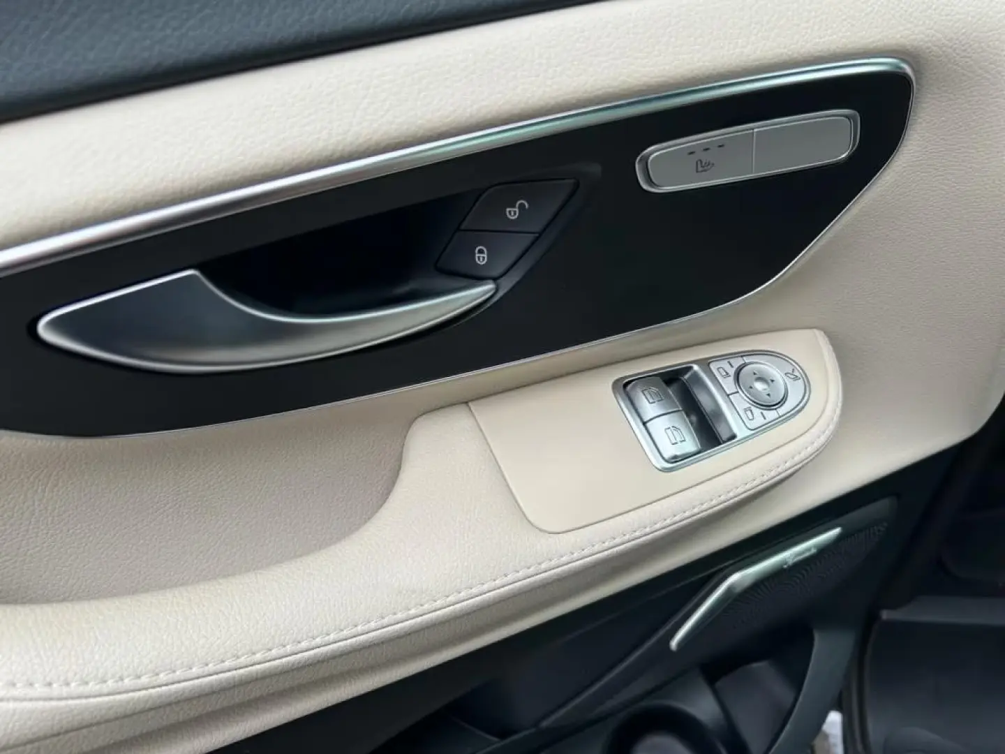 Mercedes-Benz V 300 d 4MATIC AVANTGARDE AMG