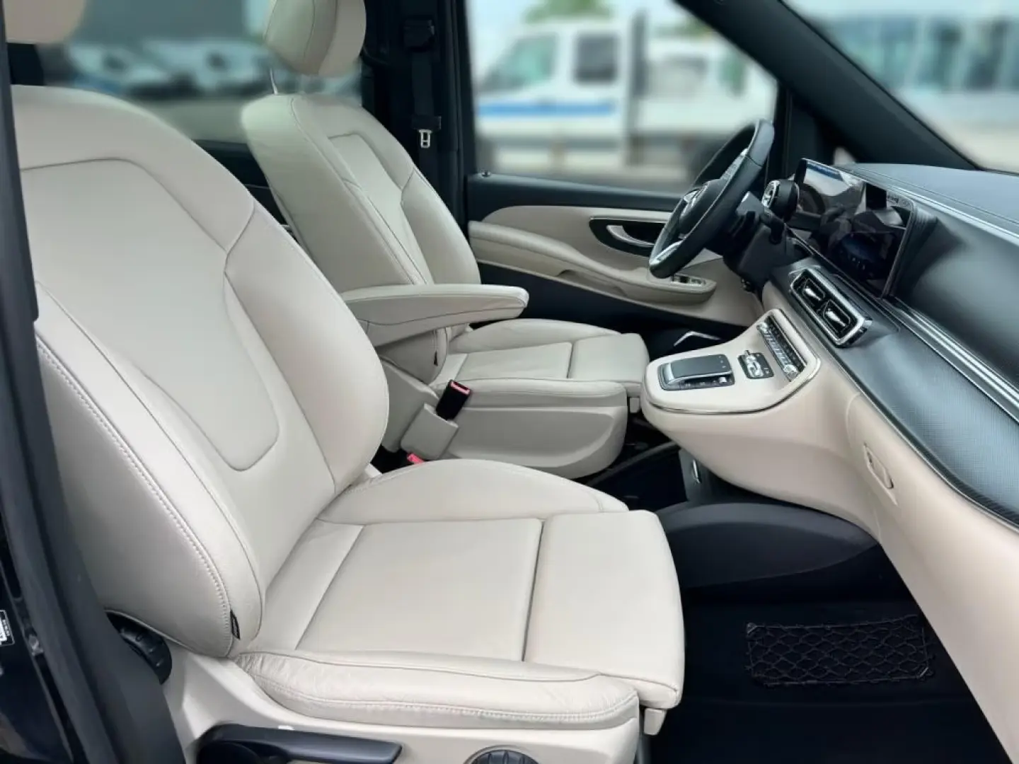 Mercedes-Benz V 300 d 4MATIC AVANTGARDE AMG