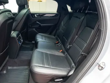 Porsche Cayenne S Coupe 2.9 V6 440 CP