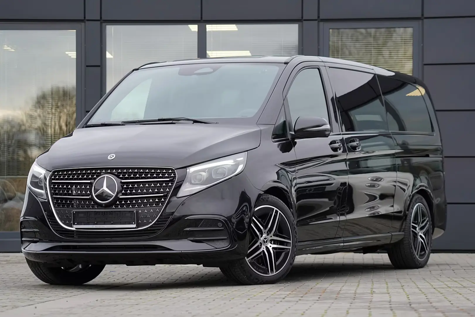 Mercedes-Benz V 220 d AMG Line extralang Night Pak