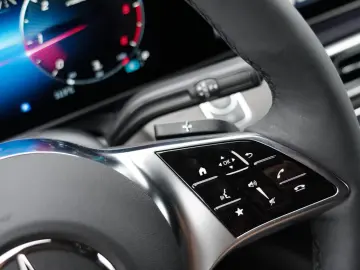 Mercedes-Benz V 220 d AMG Line extralang Night Pak