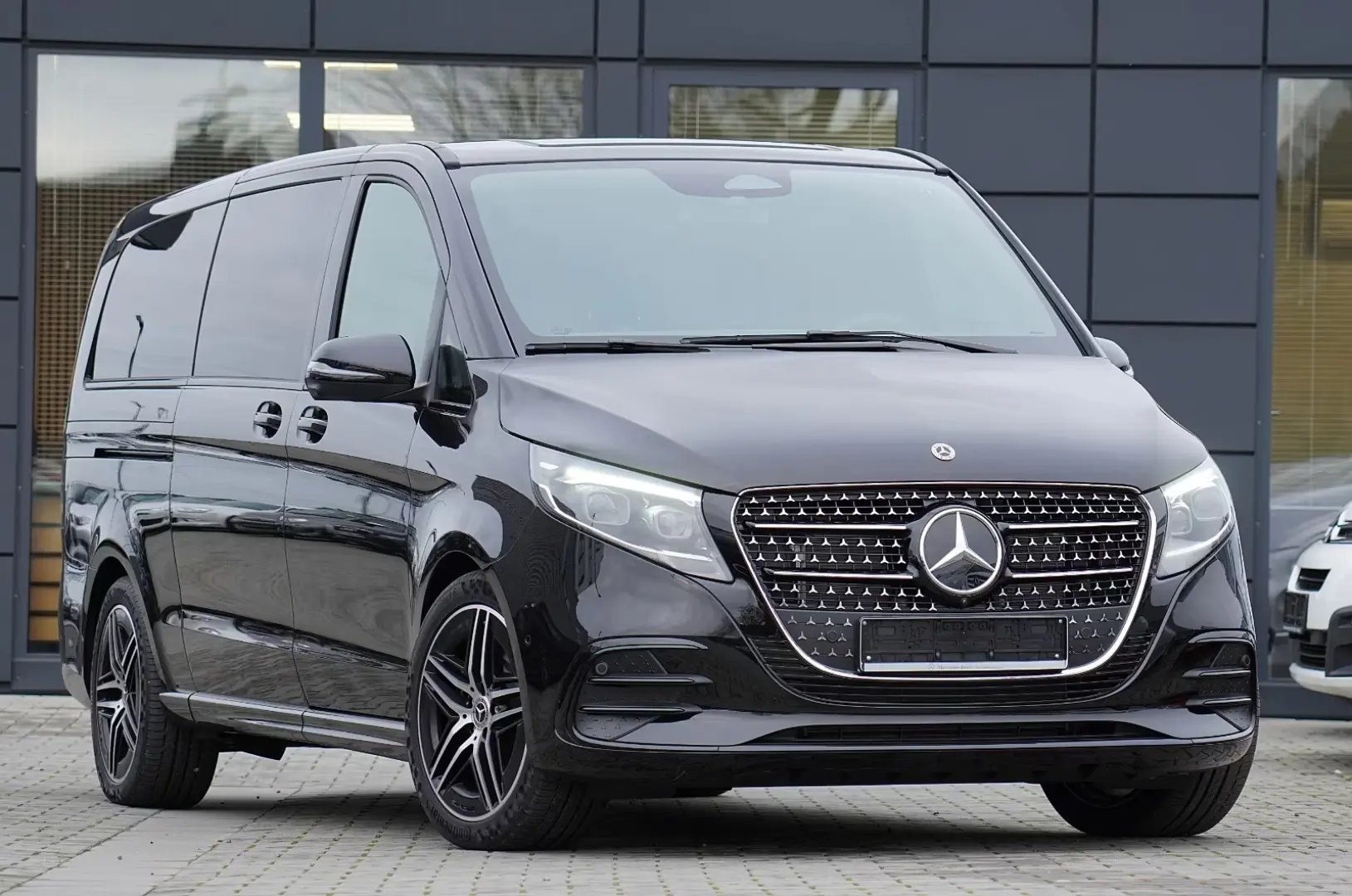 Mercedes-Benz V 220 d AMG Line extralang Night Pak