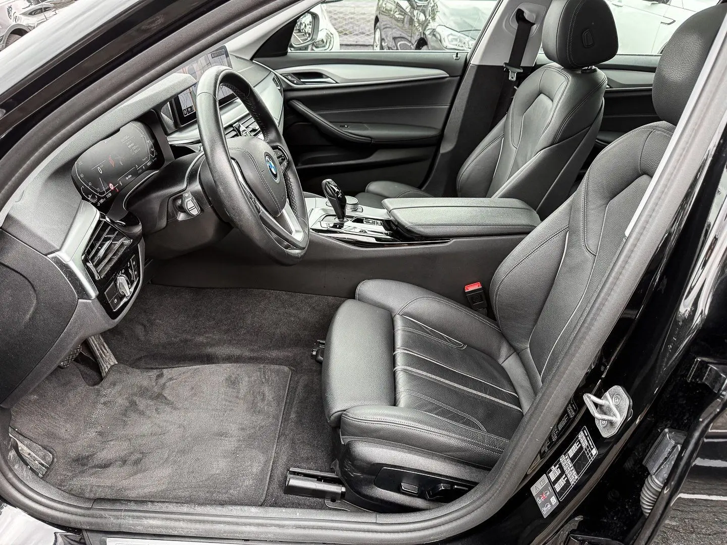 545e xDrive ACC+KAMERA+NAVI+LED+DA+PA+PANO+LEDER