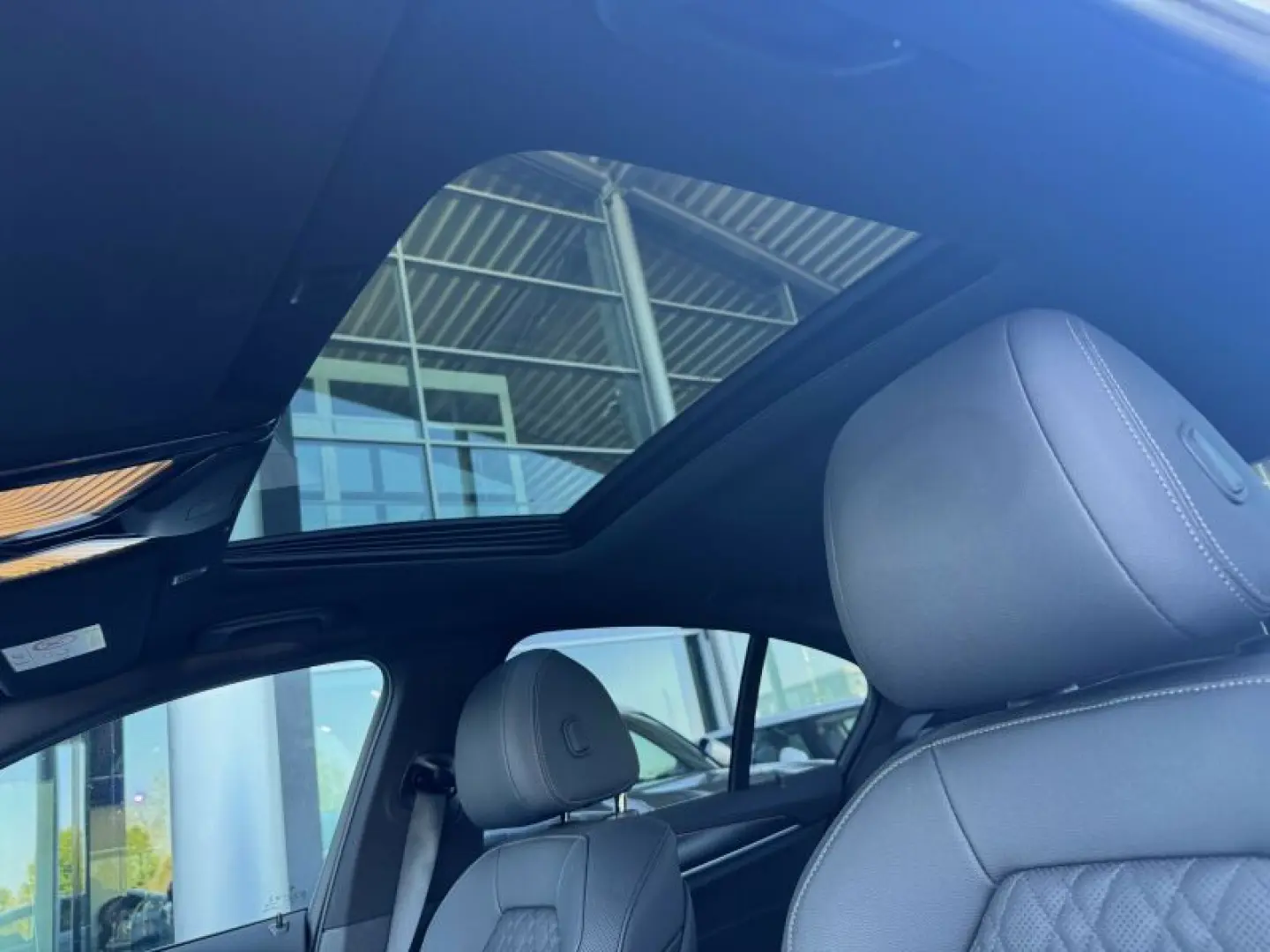 545e xDrive Lim. M Sport Laser. Glasdach. HeadUp