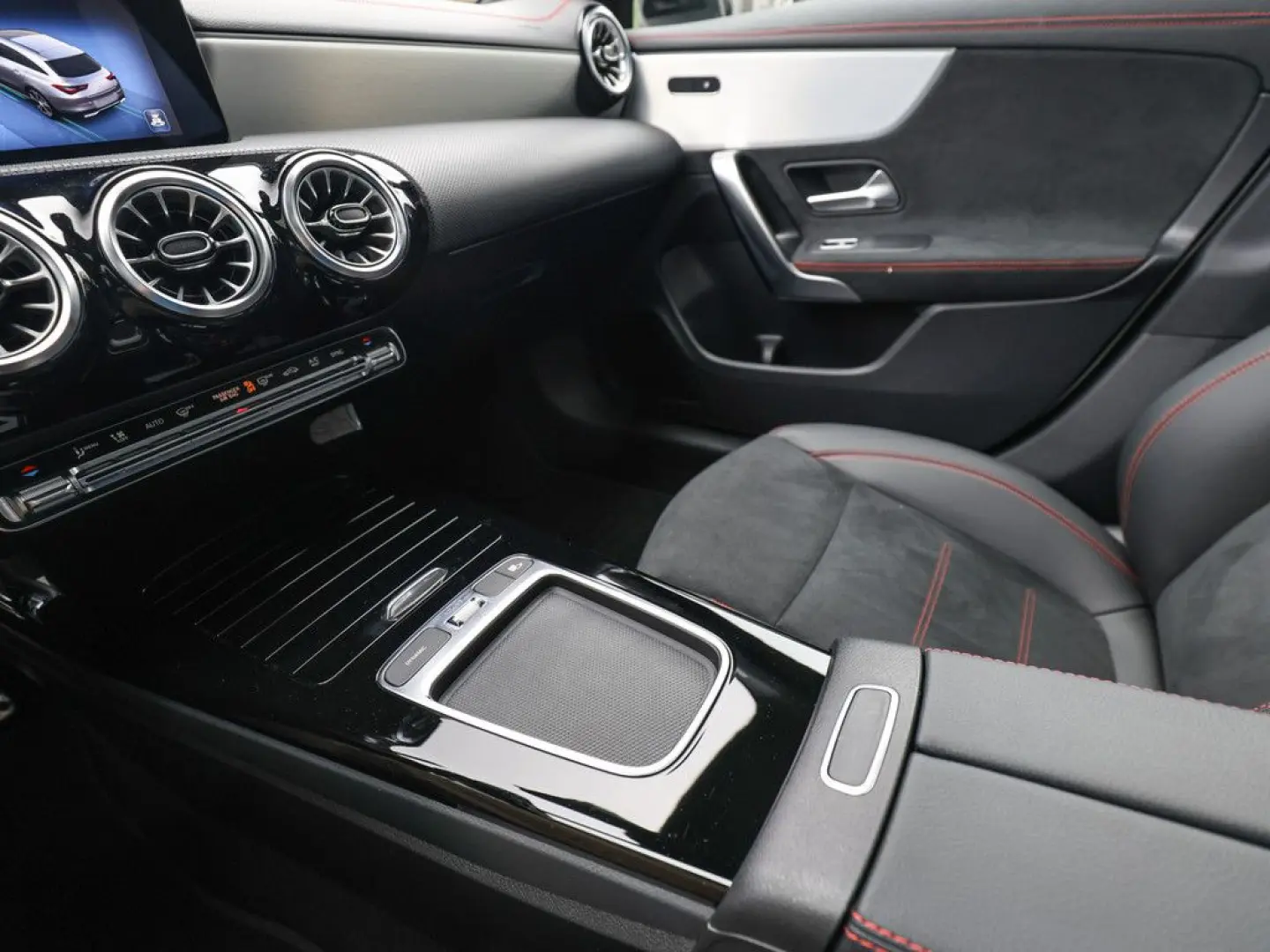 CLA 200 SB d AMG Sport Premium LED Pano Navi SHD