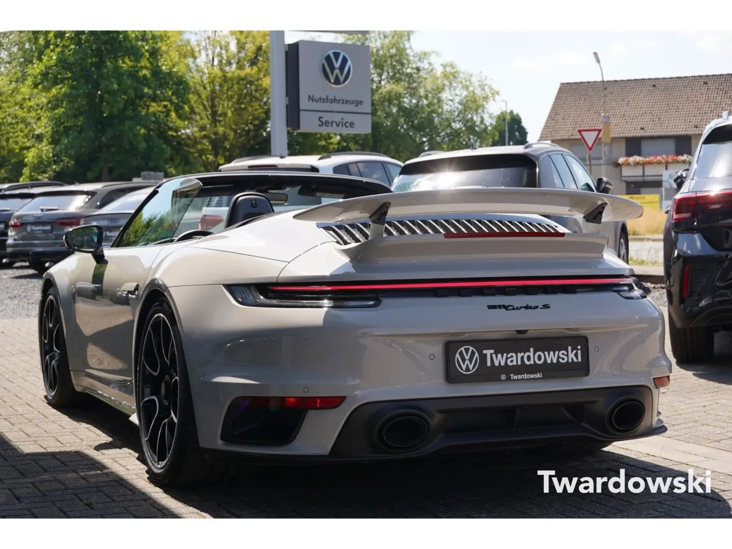 911 992 Turbo S Cabriolet APPROVED LIFT MEMO