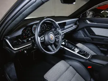 911 Turbo S Liftsystem Heritage Design Paket