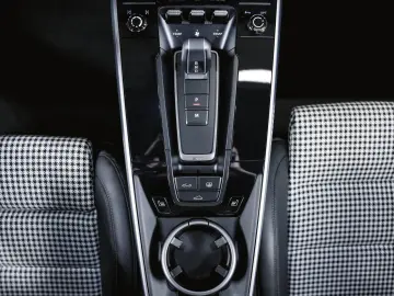 911 Turbo S Liftsystem Heritage Design Paket