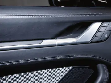 911 Turbo S Liftsystem Heritage Design Paket